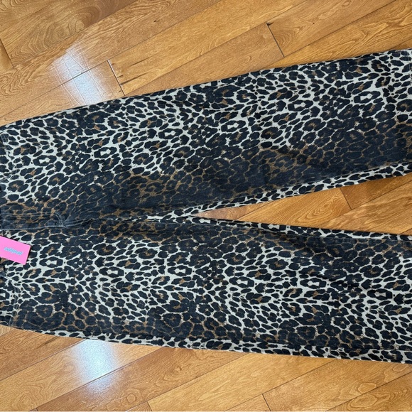 Edikted Low Rise Leopard Jeans - Picture 4 of 8